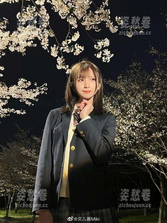 贝儿酱Miki那是万人迷，学姐的cos合集，戳中无数人！
