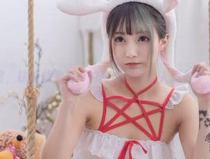 制服大赏，铁板烧鬼舞w的高清作品让人想多了点什么？