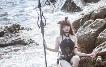 办公室里的阿薰kaOri私拍，大概是这周我唯一想回去的地方。
