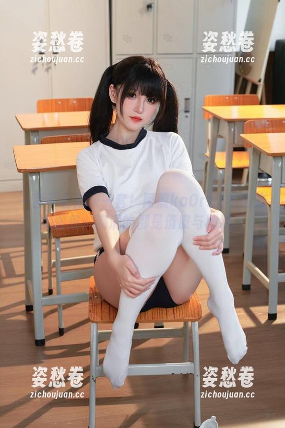 阿薰kaOri 一言不合就来一套!阿薰kaOri的毛毛修女图包,满满的都是俏皮与精致。