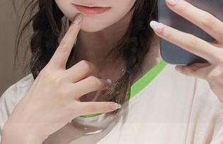 微密圈 – 在线观看美图，陈妮妮UNI的白丝组合真是“腿”不容缓，快来加入这场腿部的狂欢吧！